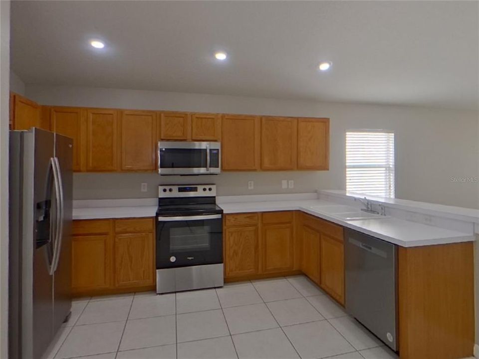 For Rent: $2,229 (3 beds, 2 baths, 1406 Square Feet)