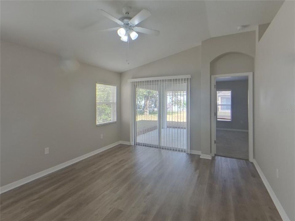 For Rent: $2,229 (3 beds, 2 baths, 1406 Square Feet)