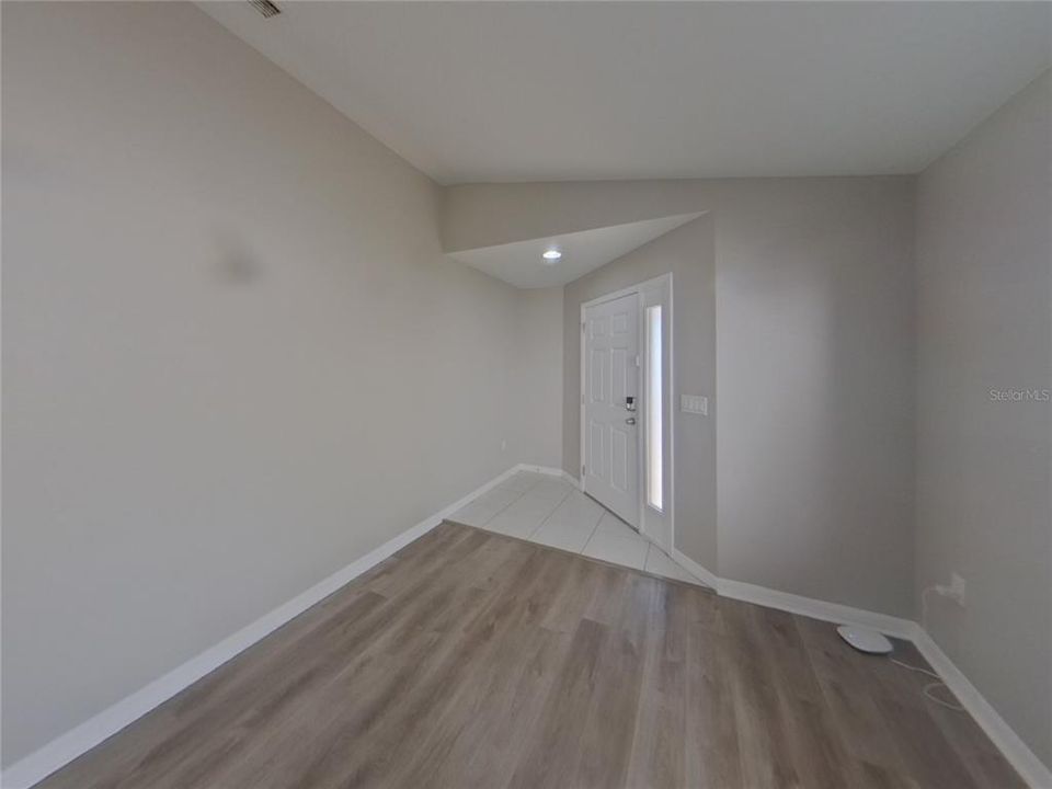 For Rent: $2,229 (3 beds, 2 baths, 1406 Square Feet)