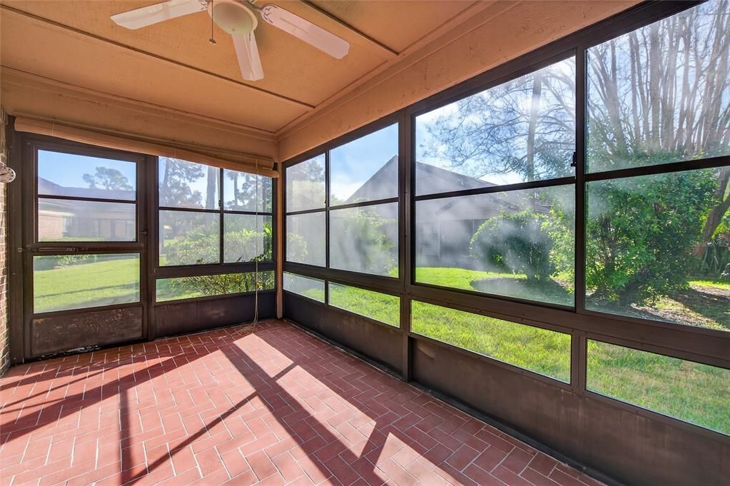 For Sale: $229,000 (2 beds, 2 baths, 1146 Square Feet)