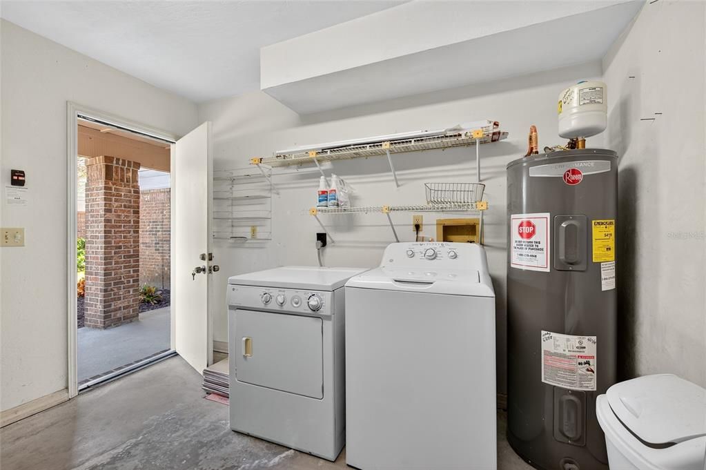 For Sale: $229,000 (2 beds, 2 baths, 1146 Square Feet)