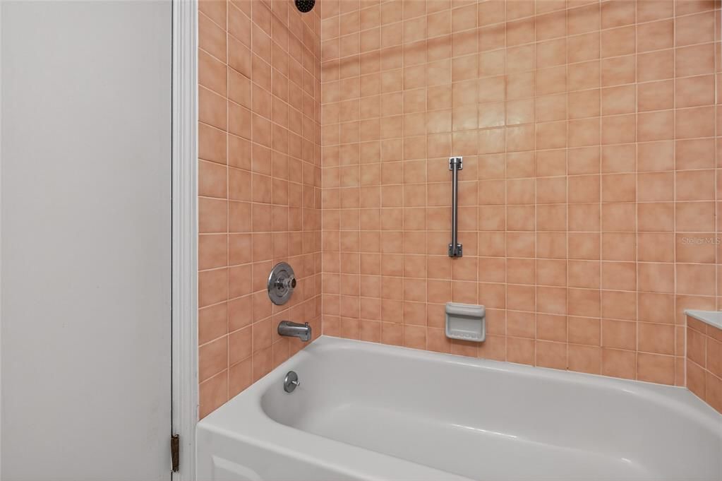 For Sale: $229,000 (2 beds, 2 baths, 1146 Square Feet)