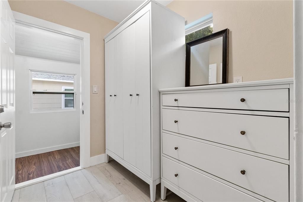 For Sale: $699,000 (1 beds, 0 baths, 1557 Square Feet)