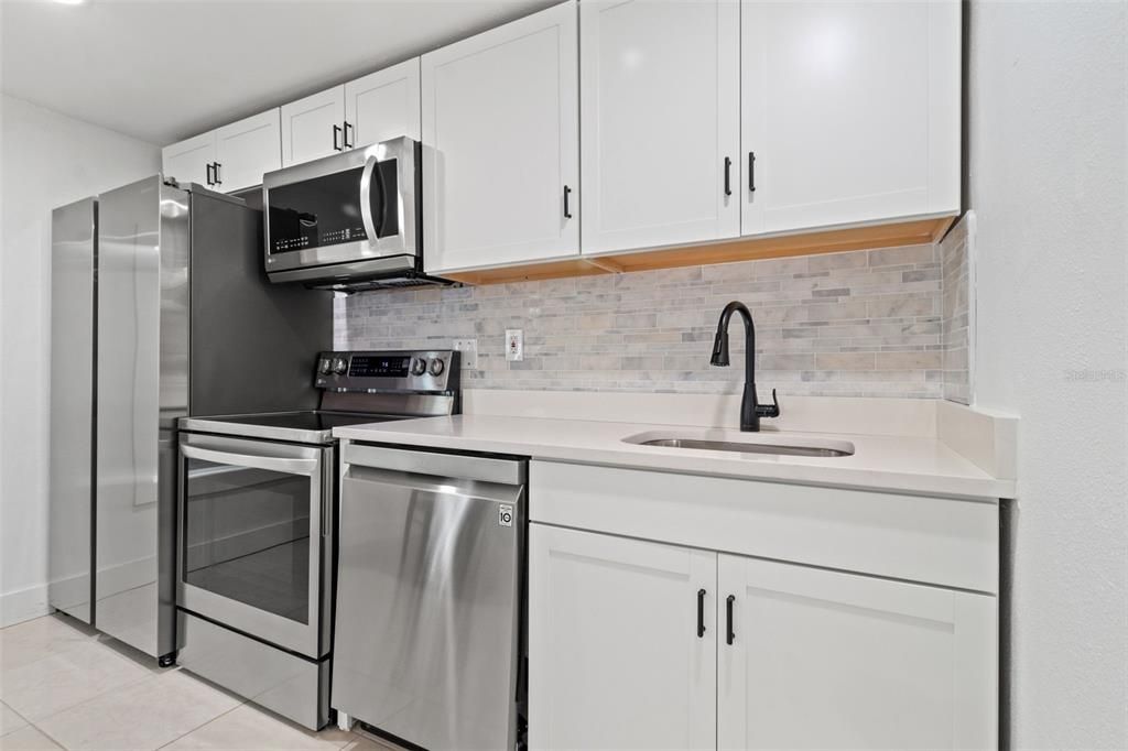 For Sale: $699,000 (1 beds, 0 baths, 1557 Square Feet)