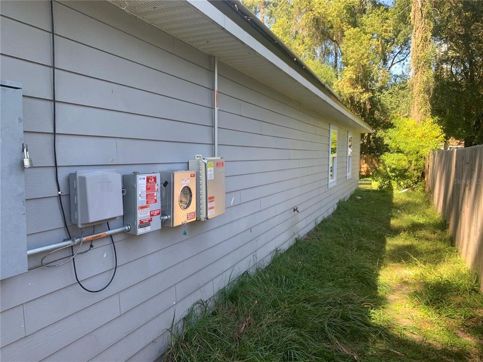 Active With Contract: $149,000 (3 beds, 2 baths, 1265 Square Feet)