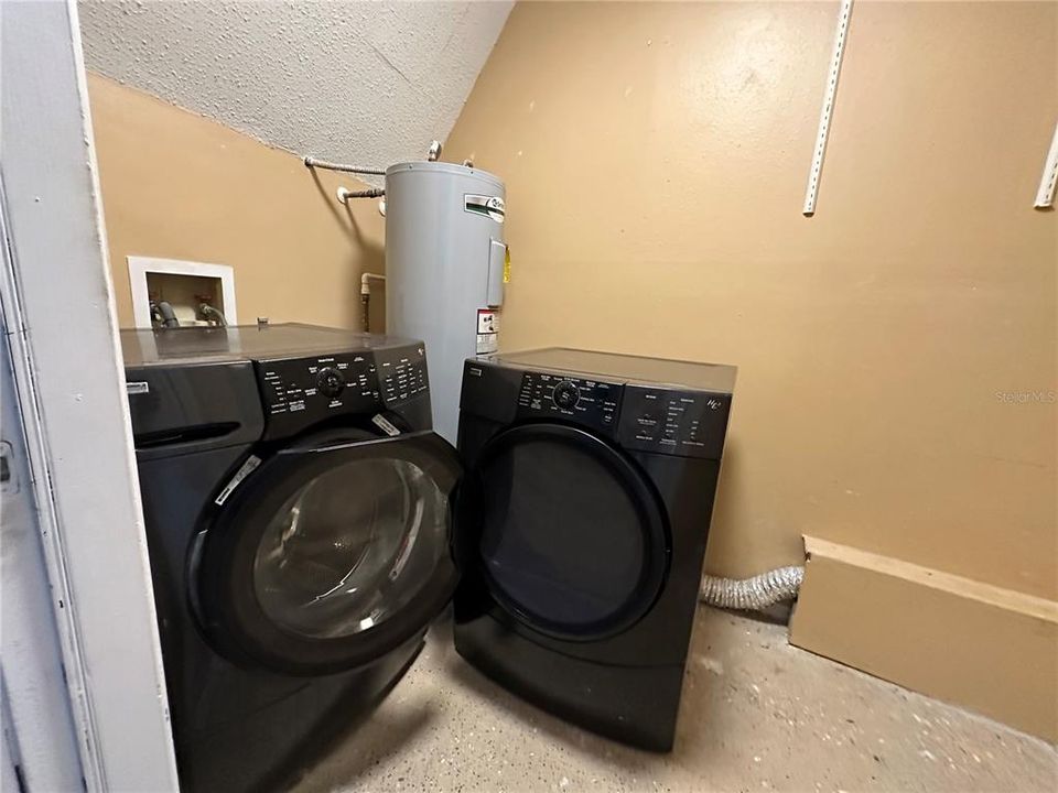 出租: $1,775 (2 贝兹, 2 浴室, 1092 平方英尺)