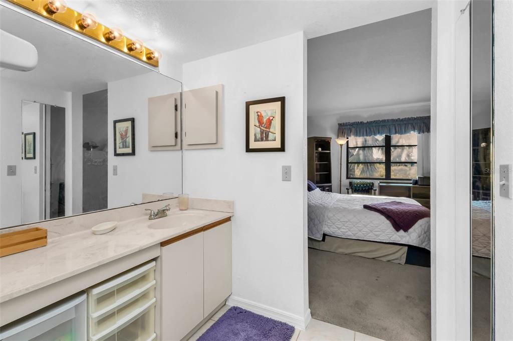 待售: $135,000 (2 贝兹, 2 浴室, 1153 平方英尺)