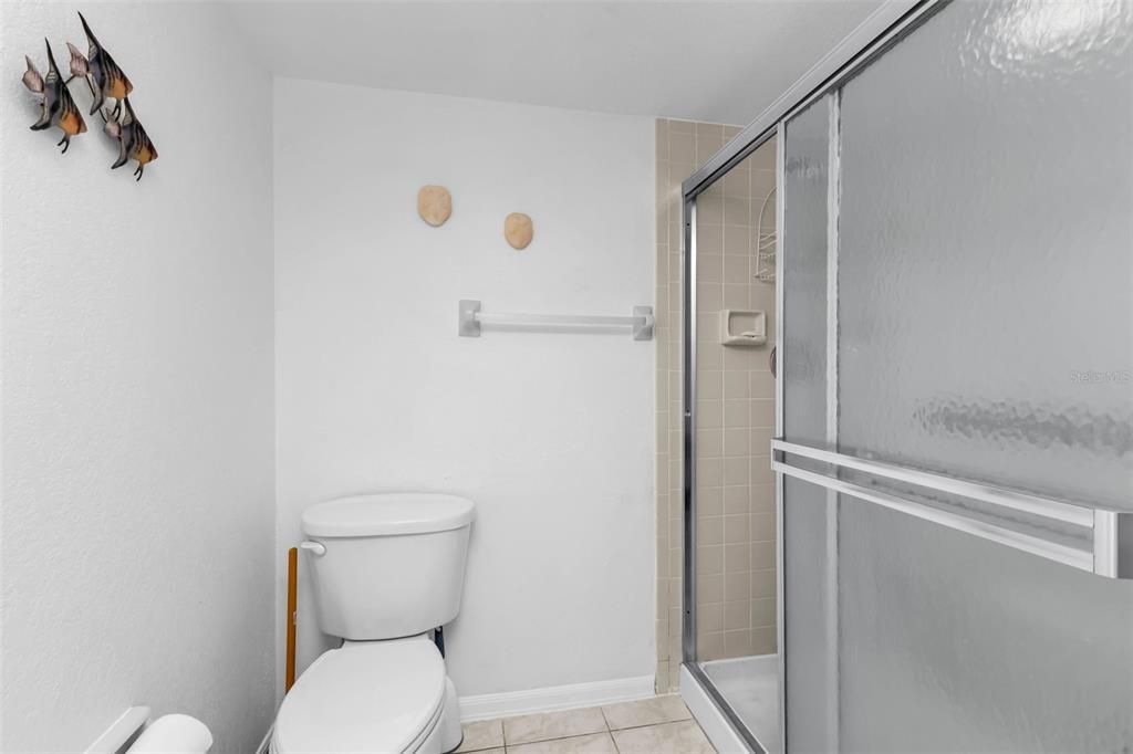 待售: $135,000 (2 贝兹, 2 浴室, 1153 平方英尺)