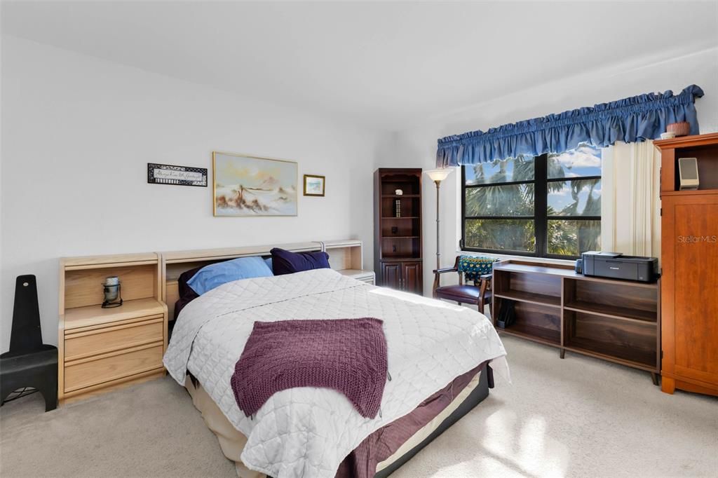 待售: $135,000 (2 贝兹, 2 浴室, 1153 平方英尺)