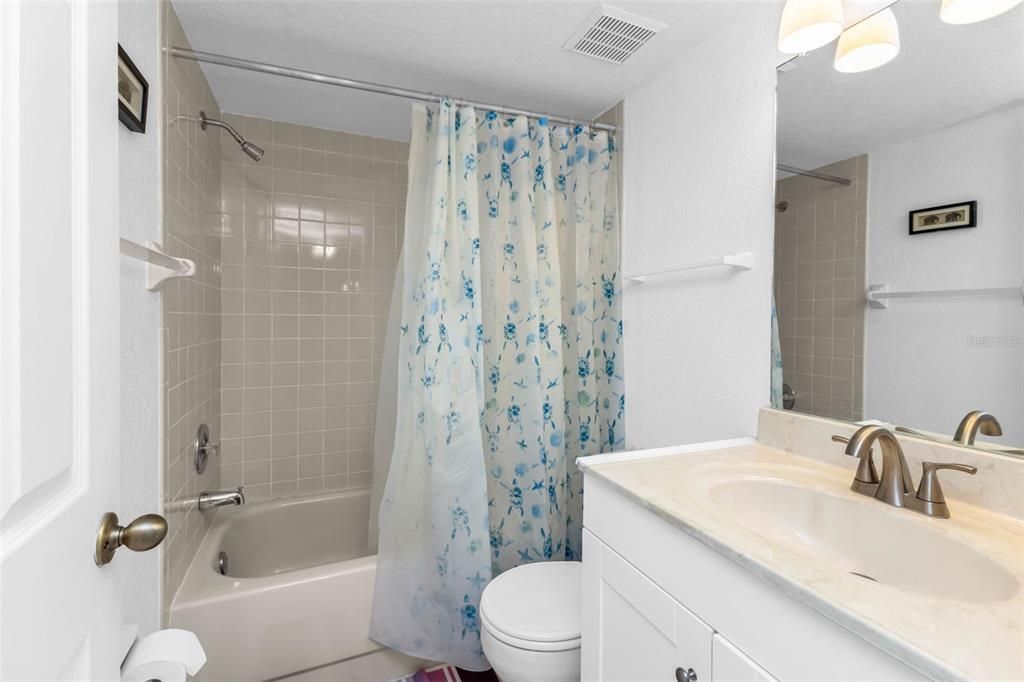 待售: $135,000 (2 贝兹, 2 浴室, 1153 平方英尺)