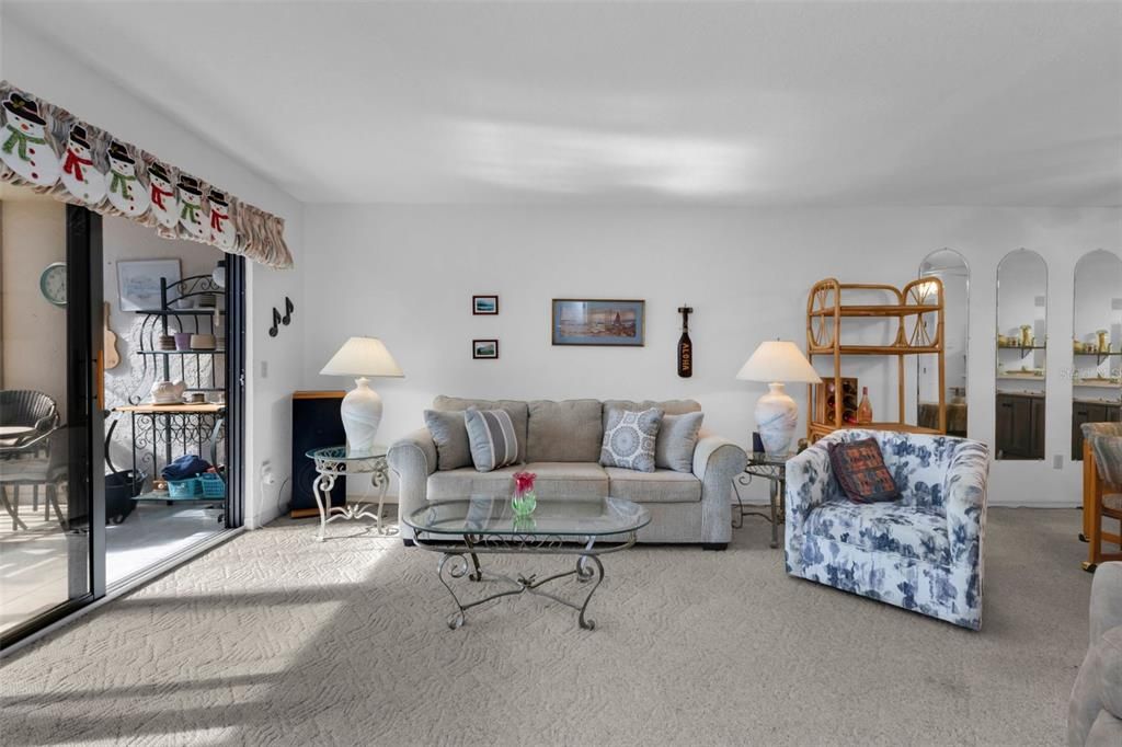 待售: $135,000 (2 贝兹, 2 浴室, 1153 平方英尺)