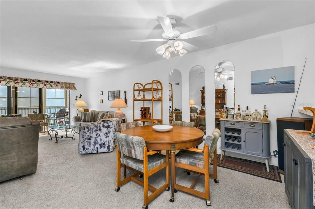 待售: $135,000 (2 贝兹, 2 浴室, 1153 平方英尺)