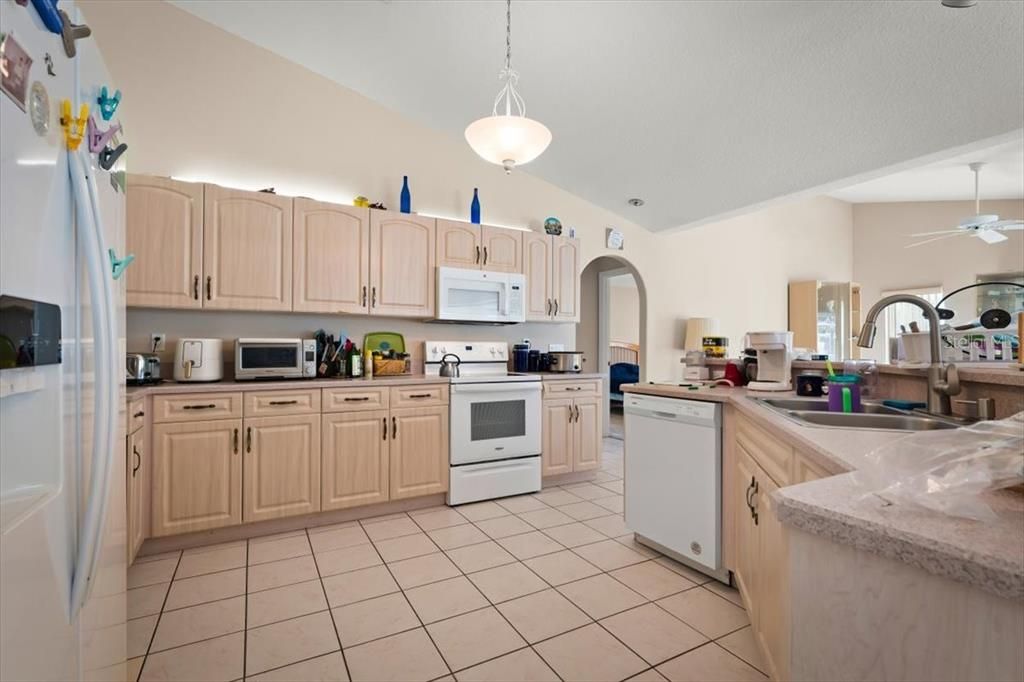 Active With Contract: $360,000 (3 beds, 2 baths, 2033 Square Feet)