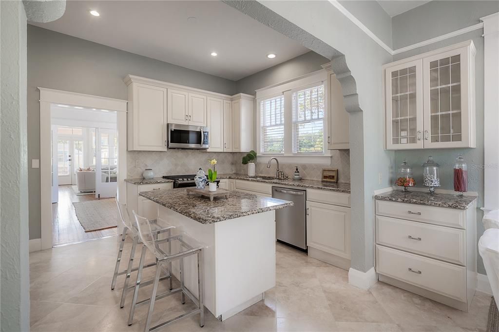 Active With Contract: $550,000 (3 beds, 1 baths, 1452 Square Feet)