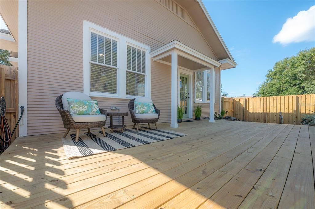 Active With Contract: $550,000 (3 beds, 1 baths, 1452 Square Feet)