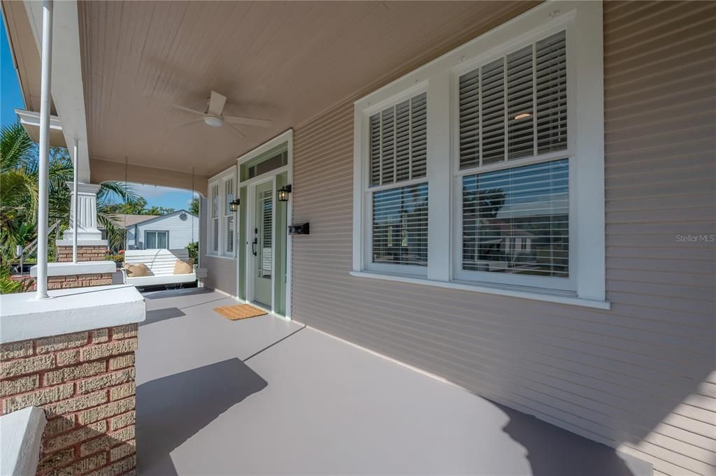 Active With Contract: $550,000 (3 beds, 1 baths, 1452 Square Feet)