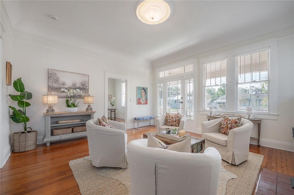 Active With Contract: $550,000 (3 beds, 1 baths, 1452 Square Feet)