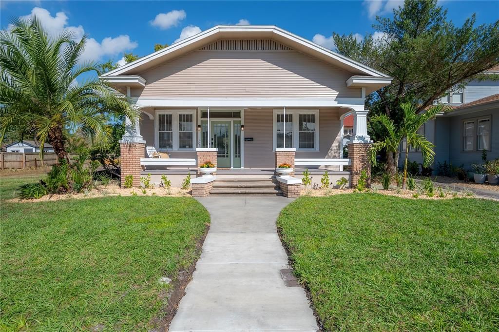 Active With Contract: $550,000 (3 beds, 1 baths, 1452 Square Feet)