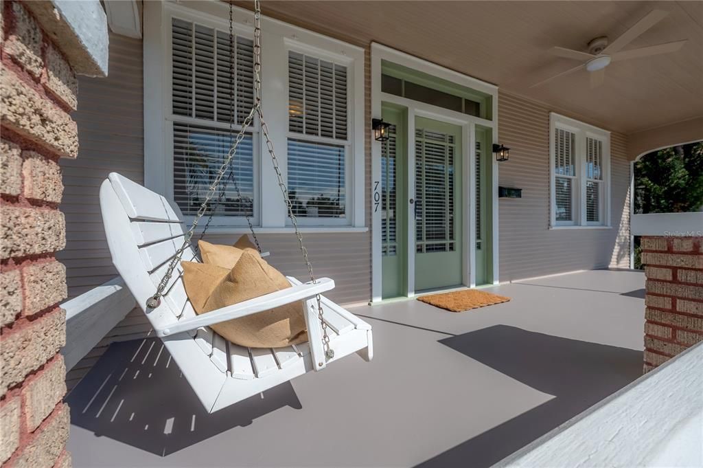 Active With Contract: $550,000 (3 beds, 1 baths, 1452 Square Feet)