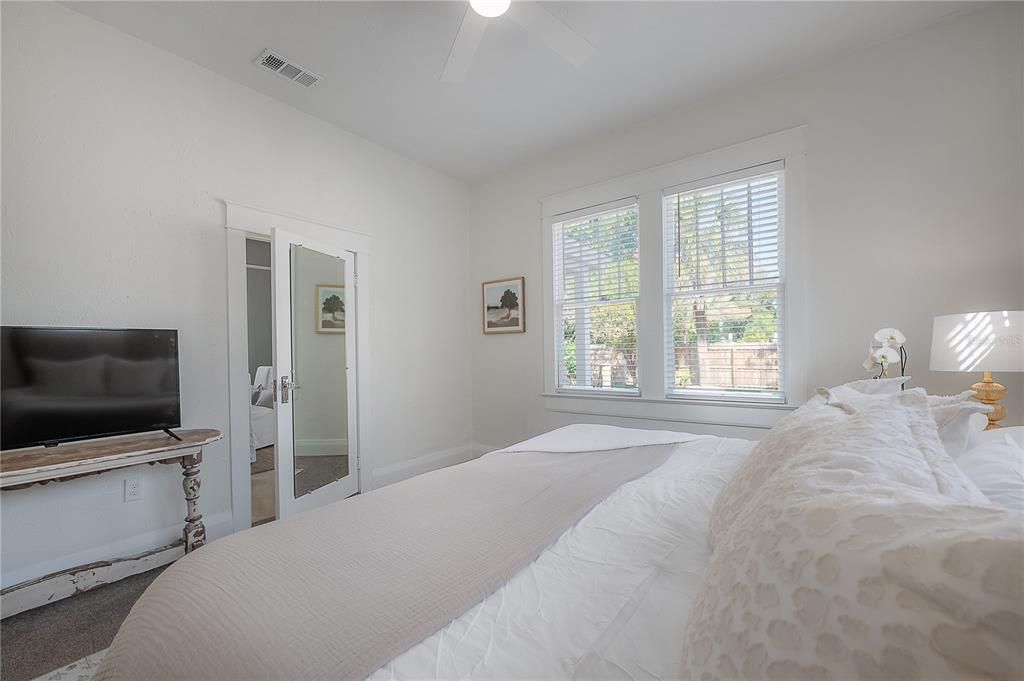 Active With Contract: $550,000 (3 beds, 1 baths, 1452 Square Feet)