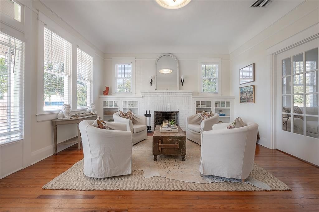 Active With Contract: $550,000 (3 beds, 1 baths, 1452 Square Feet)