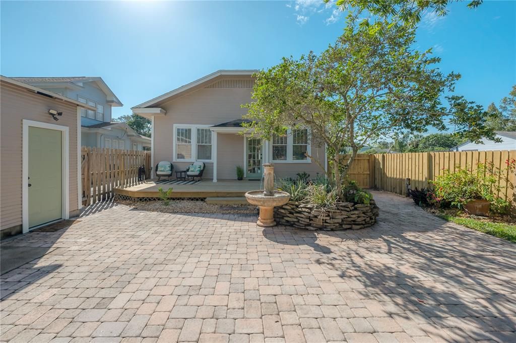 Active With Contract: $550,000 (3 beds, 1 baths, 1452 Square Feet)