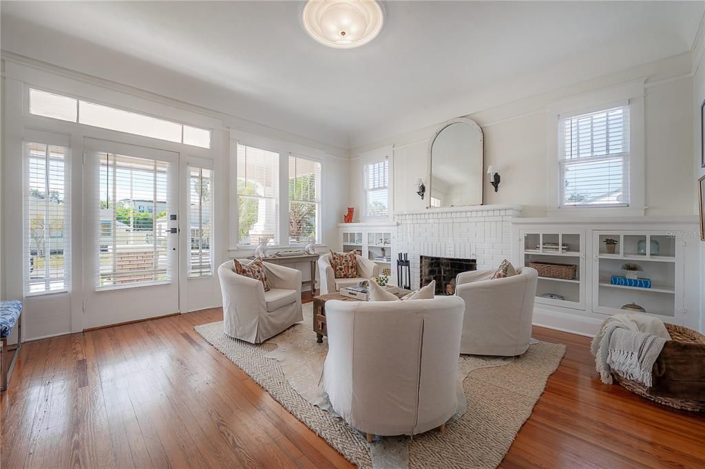 Active With Contract: $550,000 (3 beds, 1 baths, 1452 Square Feet)