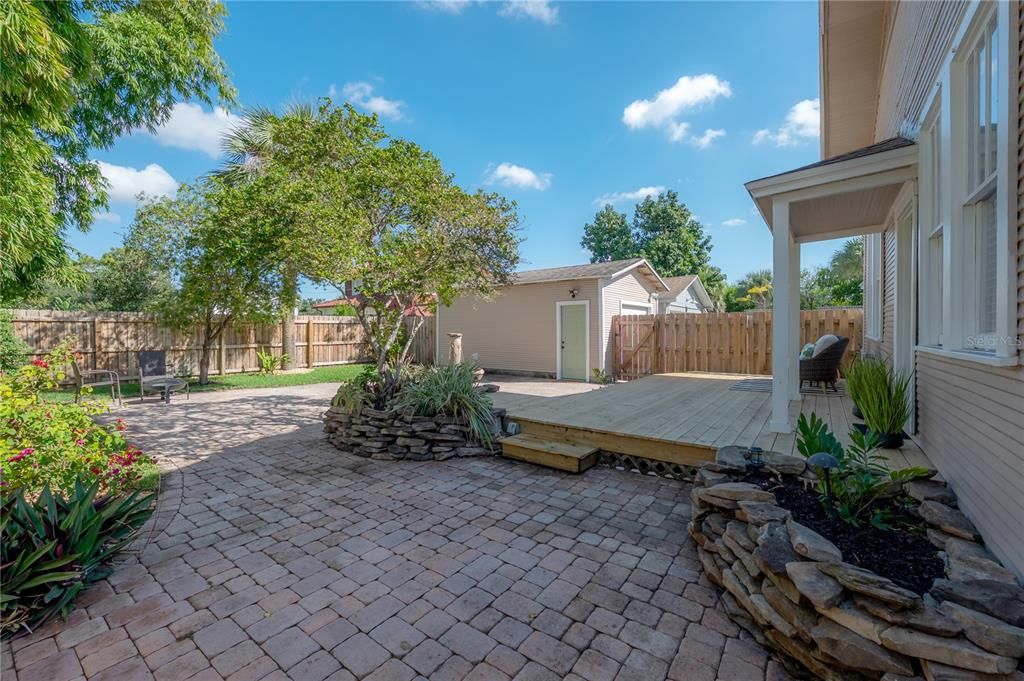 Active With Contract: $550,000 (3 beds, 1 baths, 1452 Square Feet)