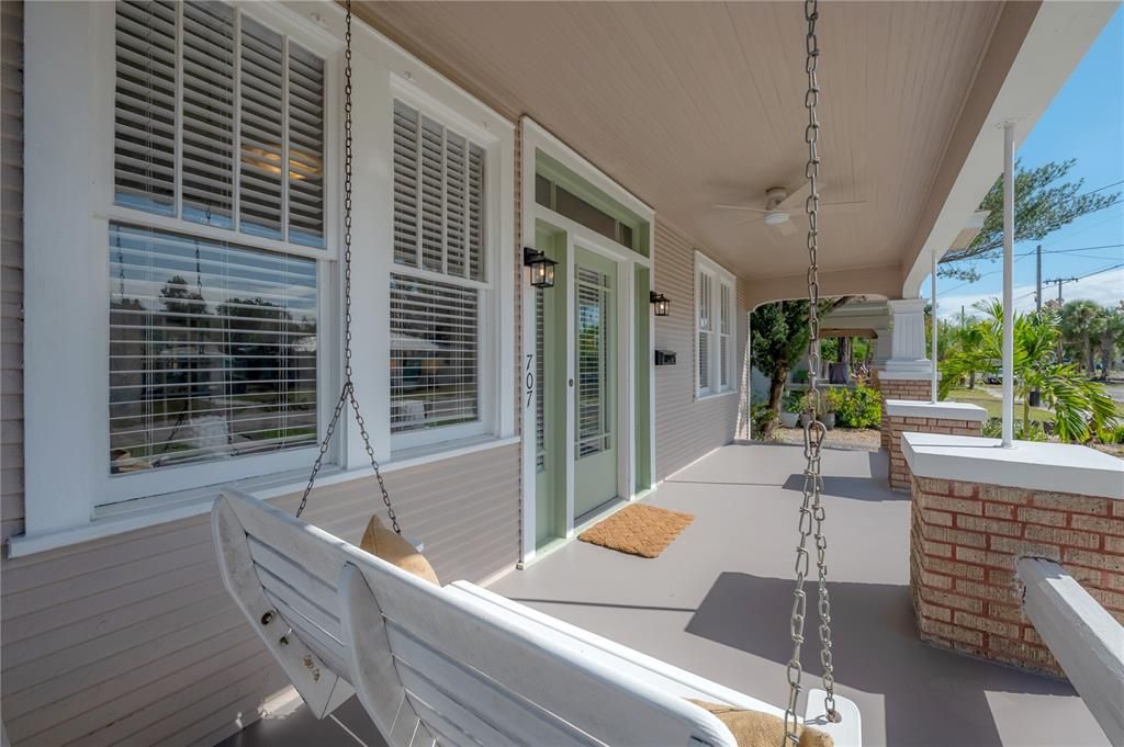 Active With Contract: $550,000 (3 beds, 1 baths, 1452 Square Feet)