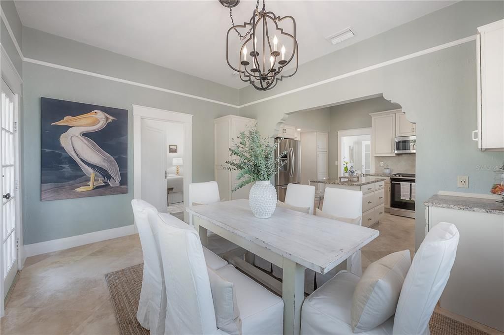 Active With Contract: $550,000 (3 beds, 1 baths, 1452 Square Feet)