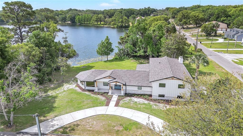 For Sale: $850,000 (5 beds, 4 baths, 4395 Square Feet)