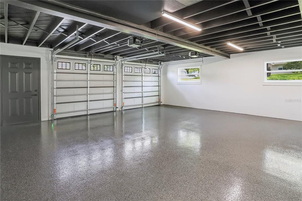 For Sale: $850,000 (5 beds, 4 baths, 4395 Square Feet)