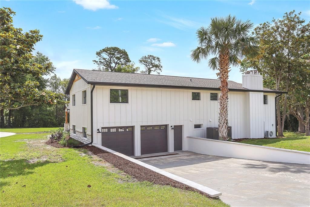 For Sale: $850,000 (5 beds, 4 baths, 4395 Square Feet)