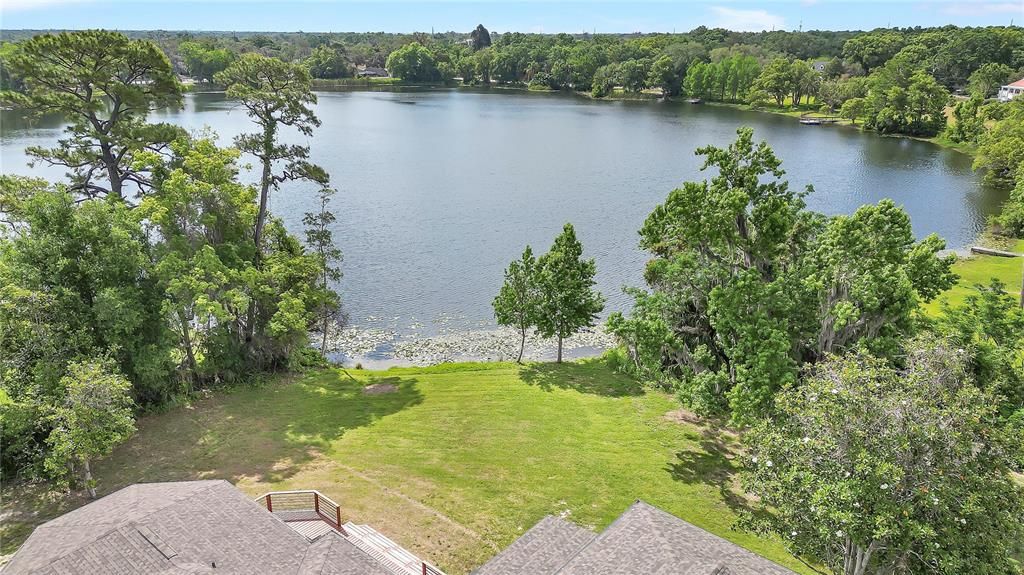 For Sale: $850,000 (5 beds, 4 baths, 4395 Square Feet)