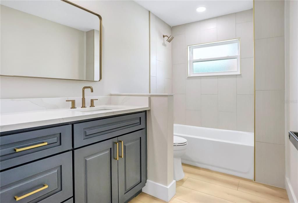 For Sale: $850,000 (5 beds, 4 baths, 4395 Square Feet)