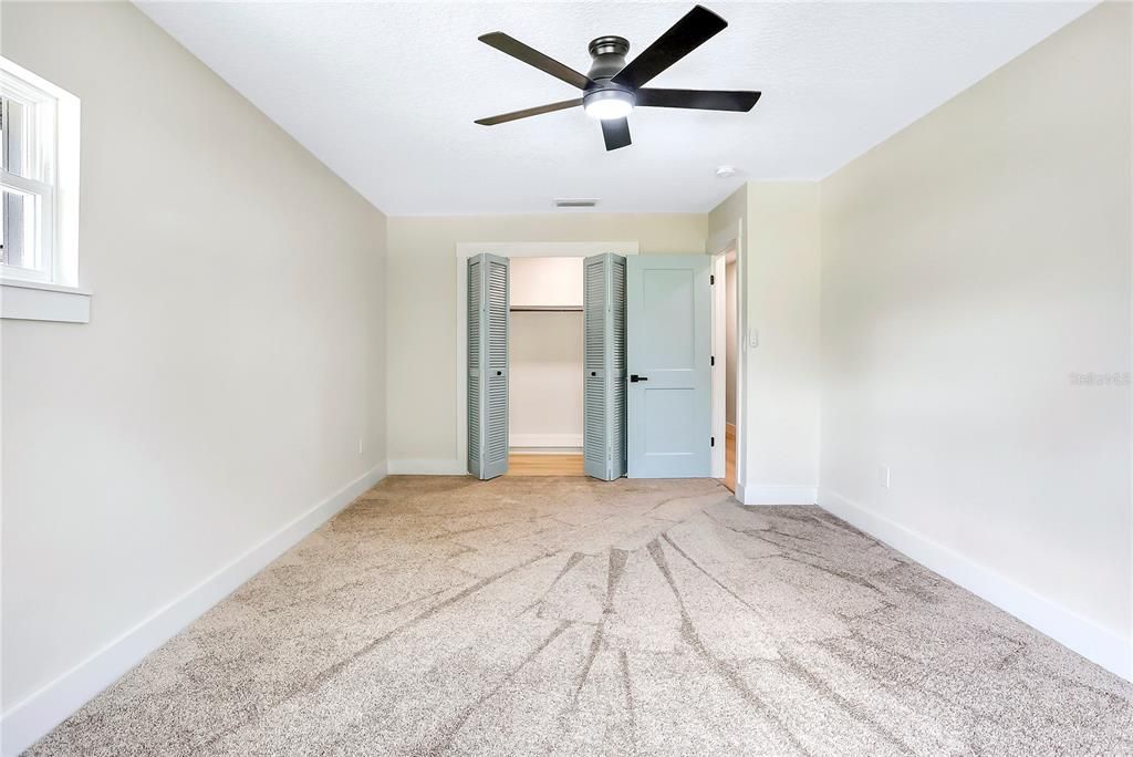 For Sale: $850,000 (5 beds, 4 baths, 4395 Square Feet)