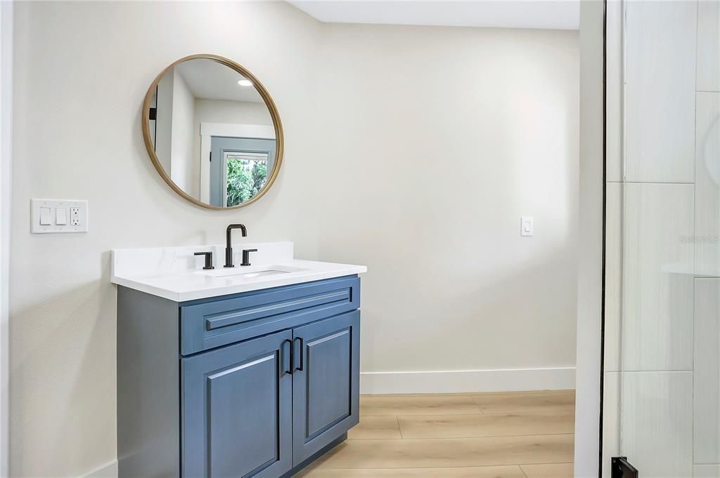 For Sale: $850,000 (5 beds, 4 baths, 4395 Square Feet)