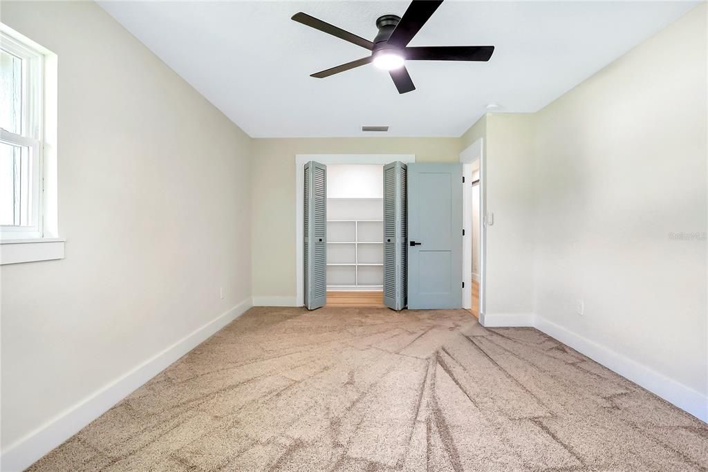 For Sale: $850,000 (5 beds, 4 baths, 4395 Square Feet)