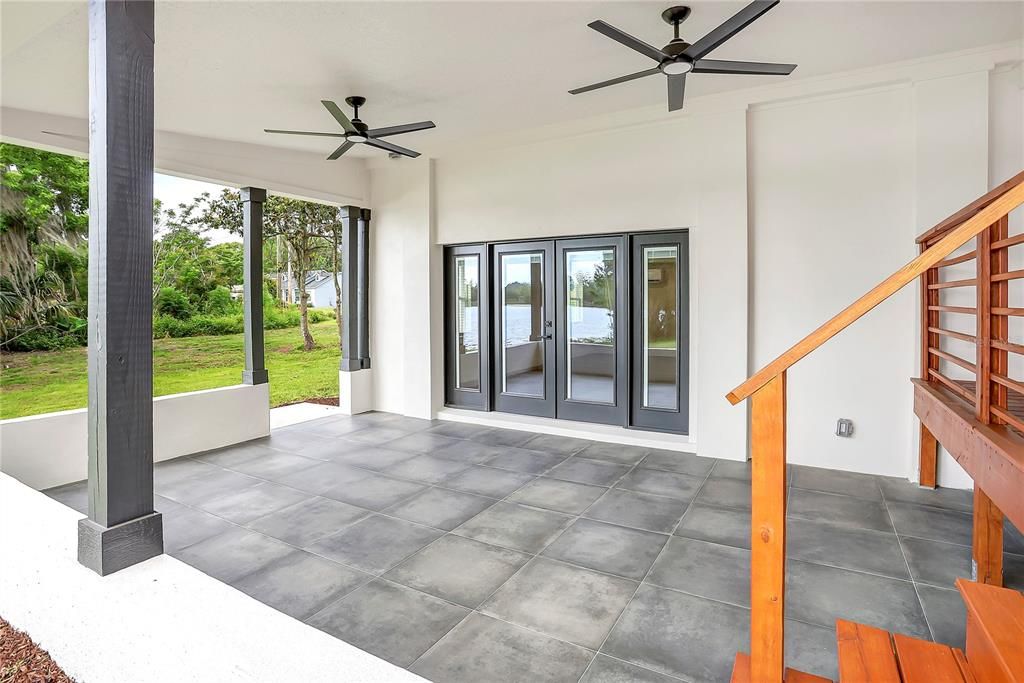 For Sale: $850,000 (5 beds, 4 baths, 4395 Square Feet)