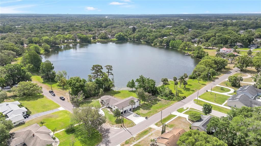 For Sale: $850,000 (5 beds, 4 baths, 4395 Square Feet)