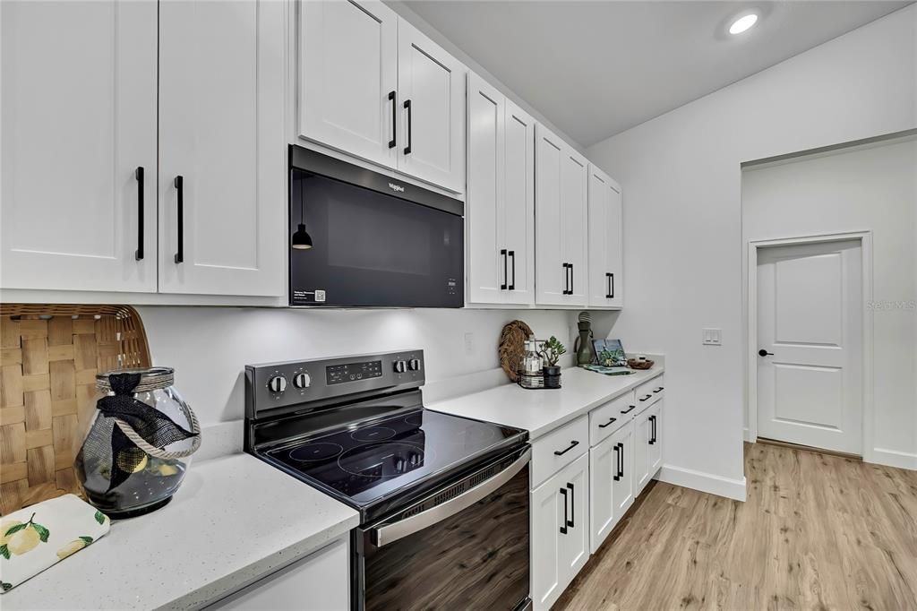 待售: $434,900 (4 贝兹, 3 浴室, 2061 平方英尺)