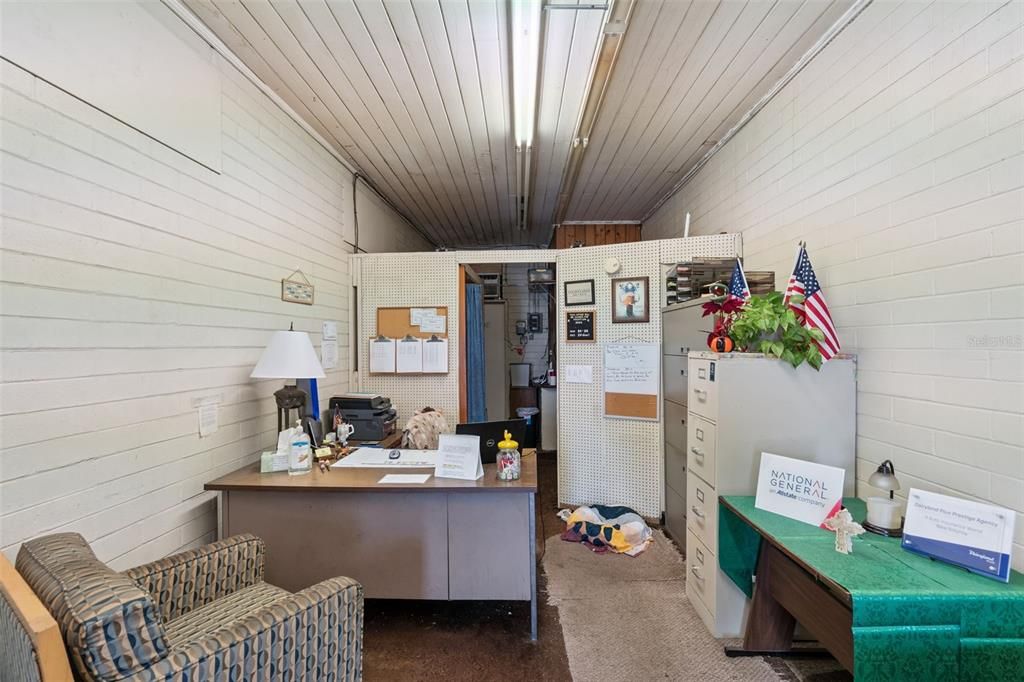 Под контрактом: $325,000 (0 спален, 0 ванн, 391 Квадратных фут)