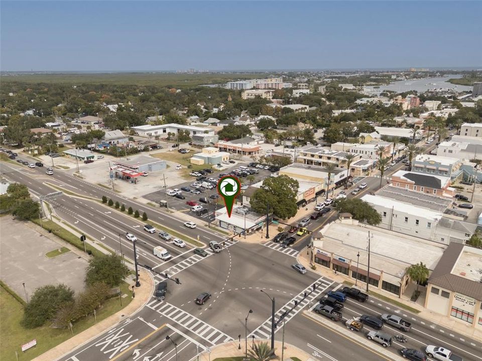 Под контрактом: $325,000 (0 спален, 0 ванн, 391 Квадратных фут)