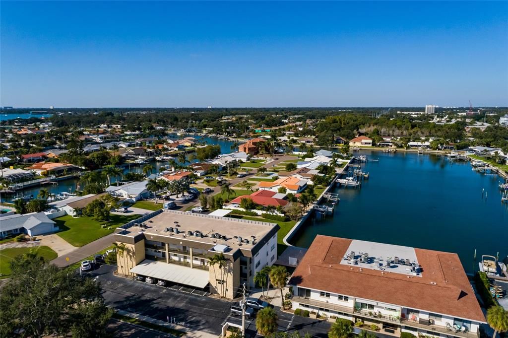 En Venta: $249,000 (2 camas, 2 baños, 1100 Pies cuadrados)