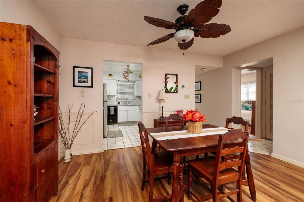 En Venta: $249,000 (2 camas, 2 baños, 1100 Pies cuadrados)