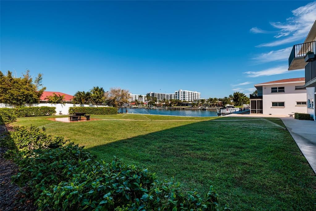 En Venta: $249,000 (2 camas, 2 baños, 1100 Pies cuadrados)