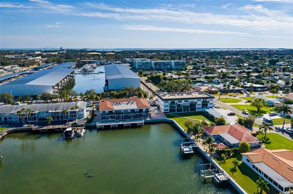 En Venta: $249,000 (2 camas, 2 baños, 1100 Pies cuadrados)