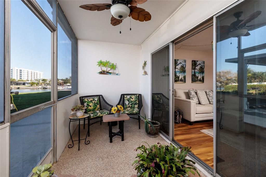 En Venta: $249,000 (2 camas, 2 baños, 1100 Pies cuadrados)