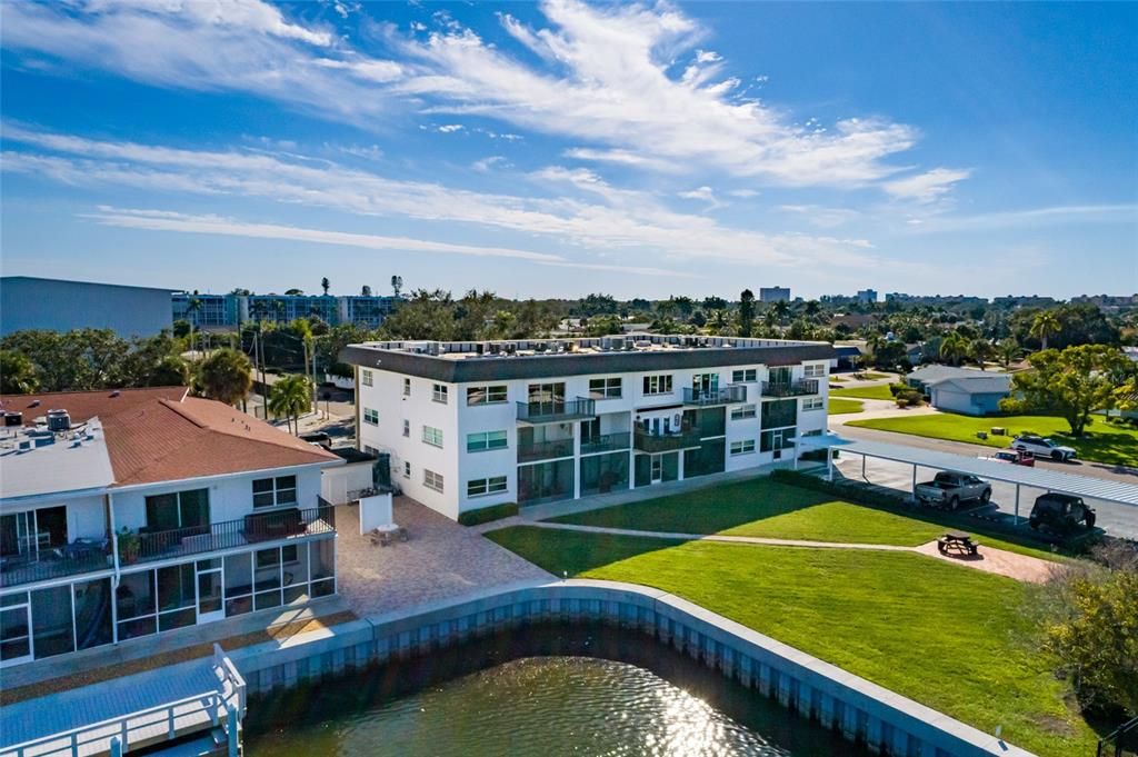 En Venta: $249,000 (2 camas, 2 baños, 1100 Pies cuadrados)