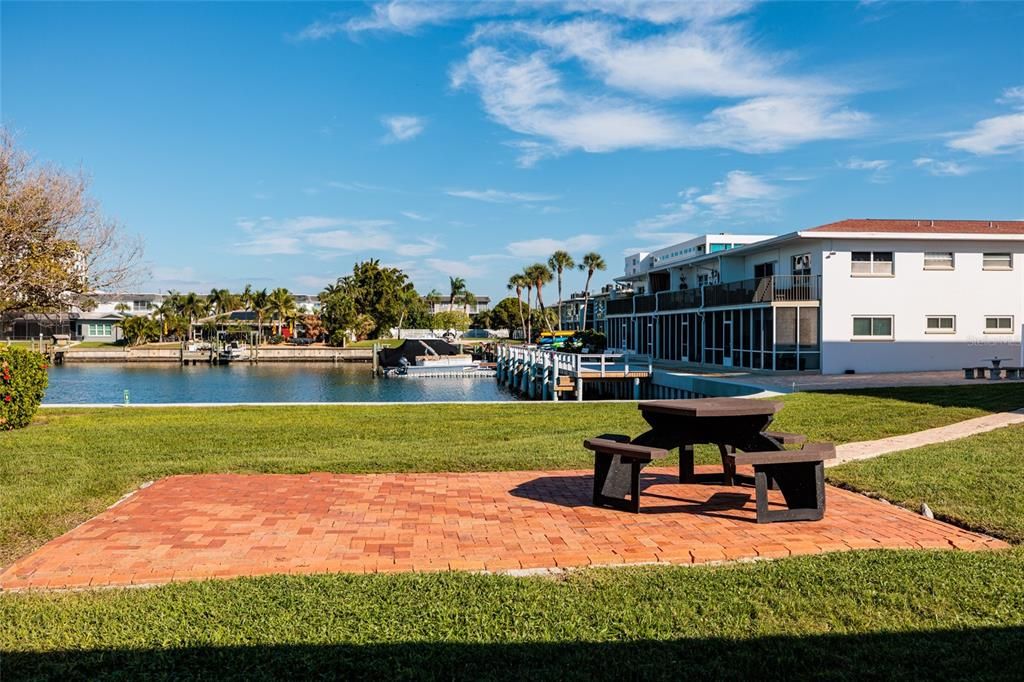 En Venta: $249,000 (2 camas, 2 baños, 1100 Pies cuadrados)